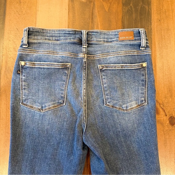 Judy Blue Skinny Fit Capri - Picture 4 of 6